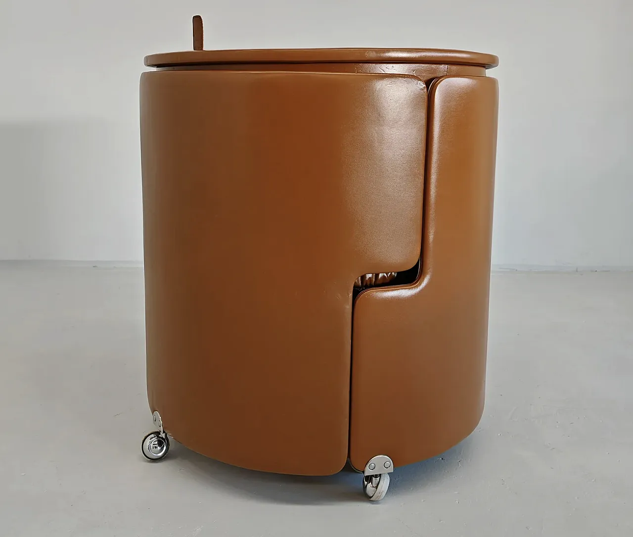 Dilly Dally leather vanity by Luigi Massoni for Poltrona Frau, 1970s 9